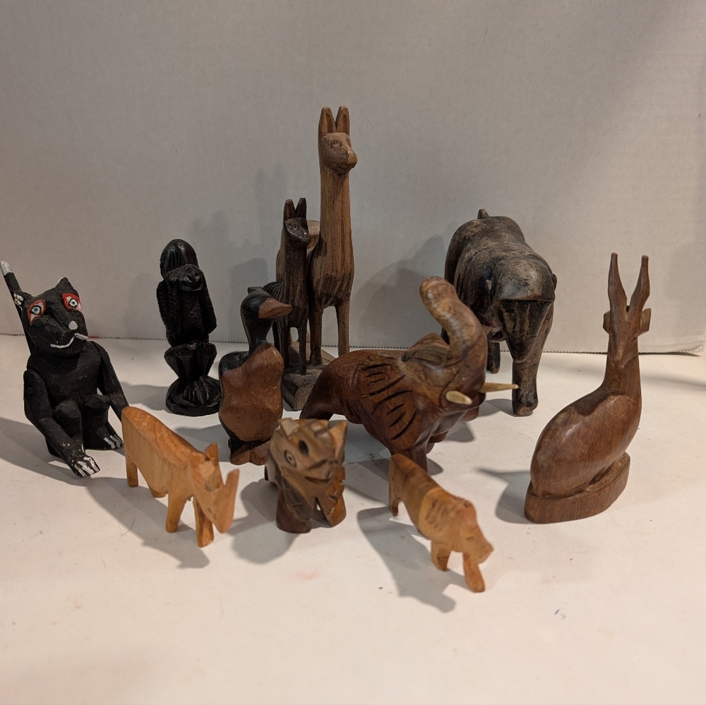 Vintage Artisan Set of 10 Wood Hand Carved Animals.